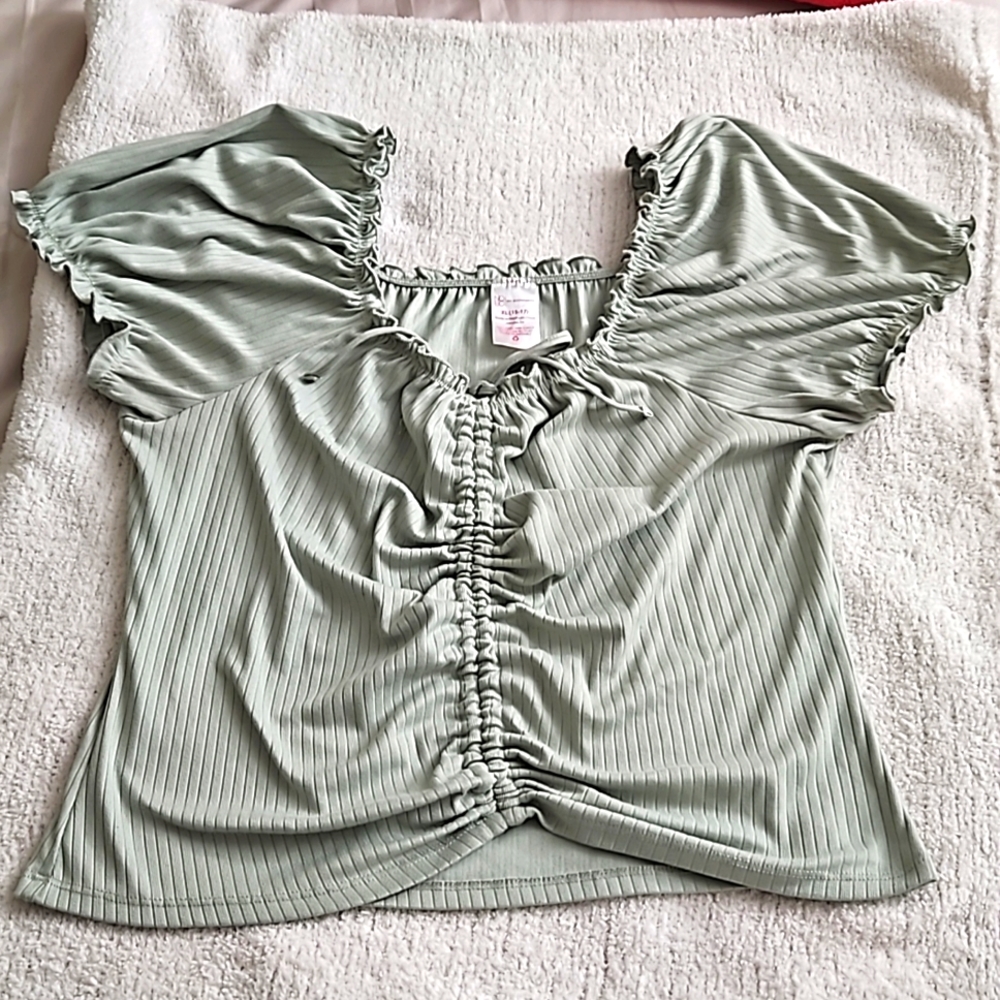 No Boundaries Ruched Top